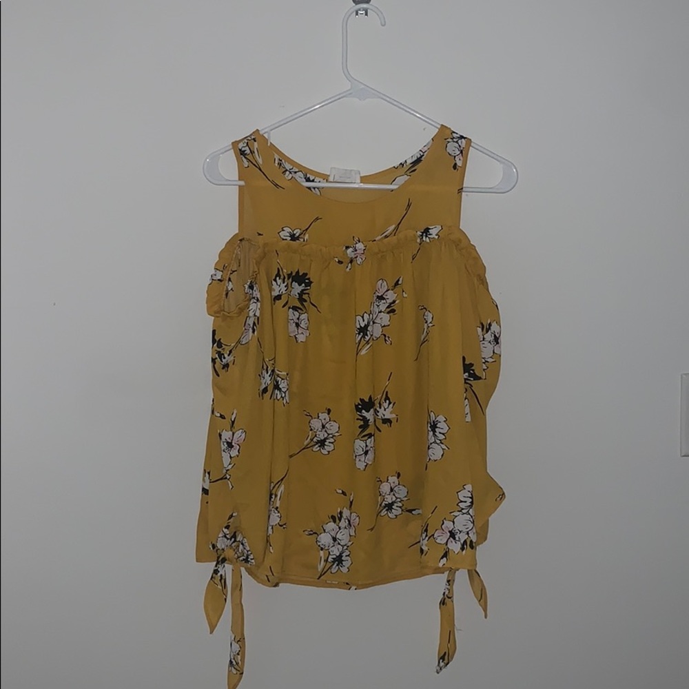 sienna sky yellow floral top